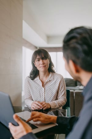 Customer-with-insurance-agent